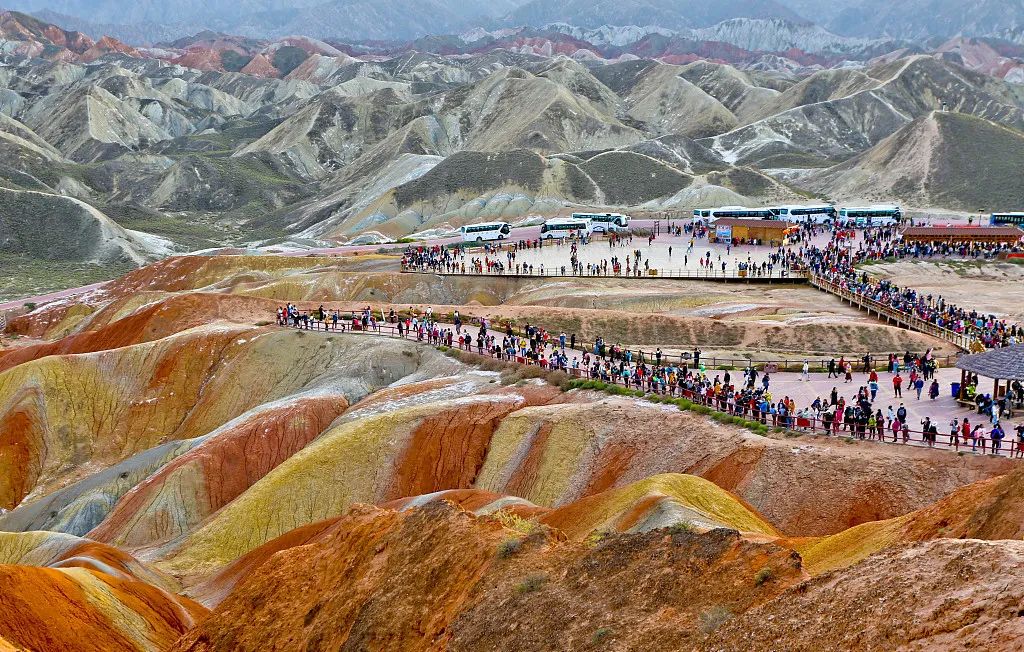 中国国庆假期外媒报道_旅游黄金周的积极影响_中国旅游市场复苏