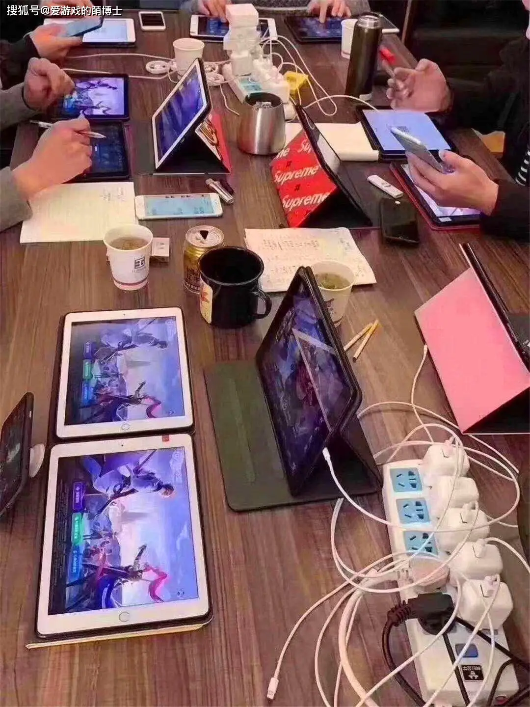 上海游戏代练收入高不被母亲认可_年轻人如何平衡稳定与灵活_去大公司当职业操盘手一定赚钱吗