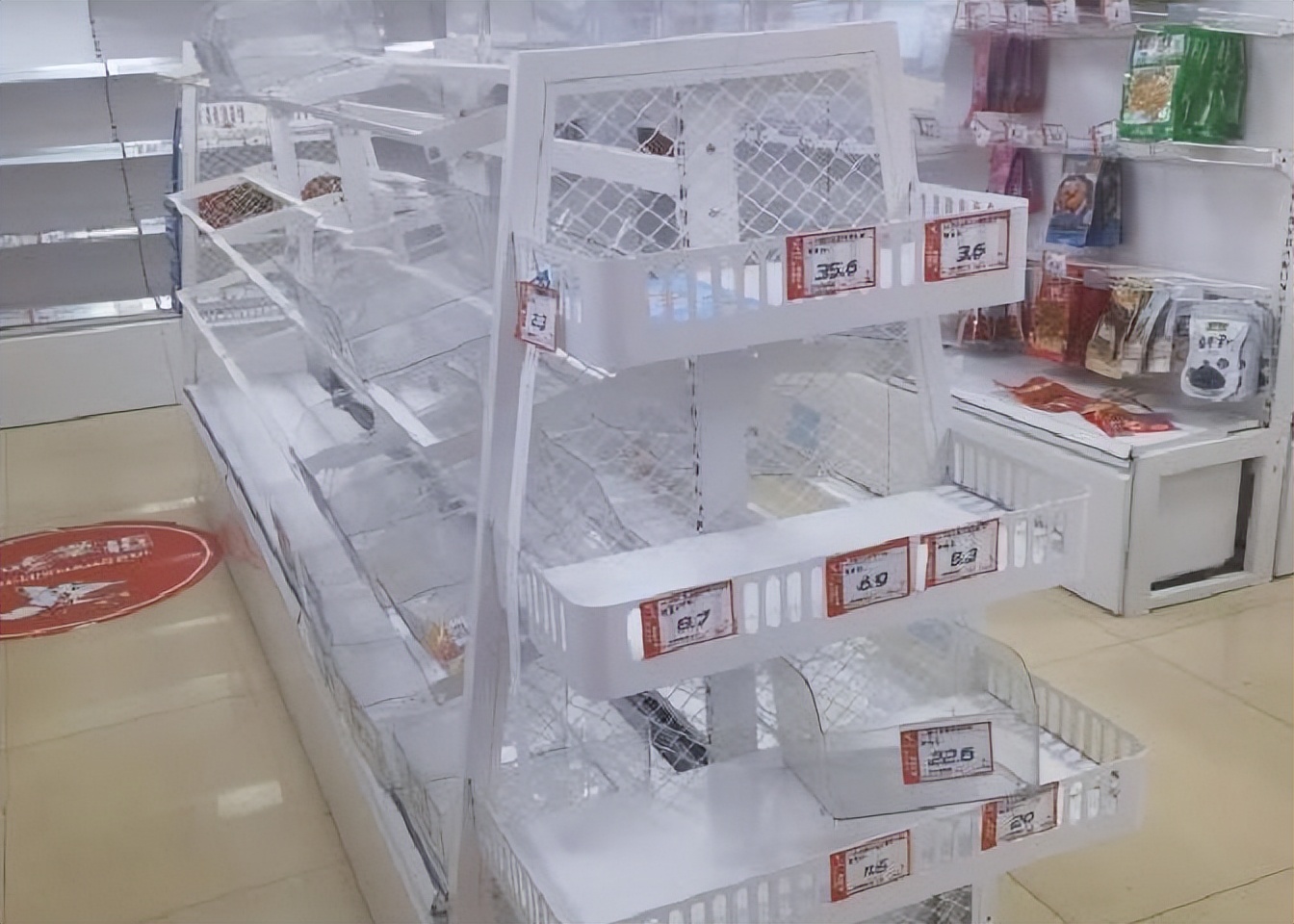 开零食铺子要多少成本_零食店创业避坑指南_闺蜜合伙开零食店创业失败经验