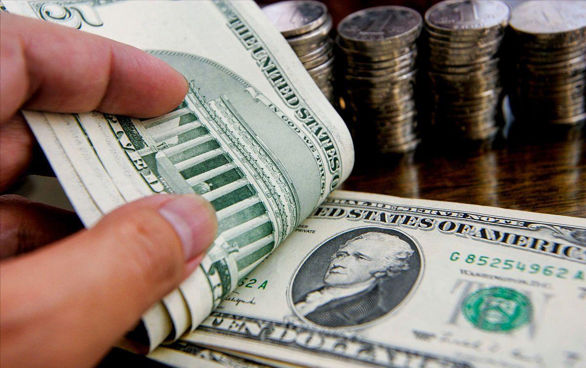 美债违约风险加大多国抛售，中国增持1200亿美债有何考虑？