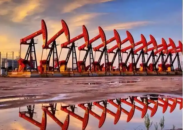 油价下跌 全球经济_国际油价暴跌原因分析_沙特用人民币结算石油影响