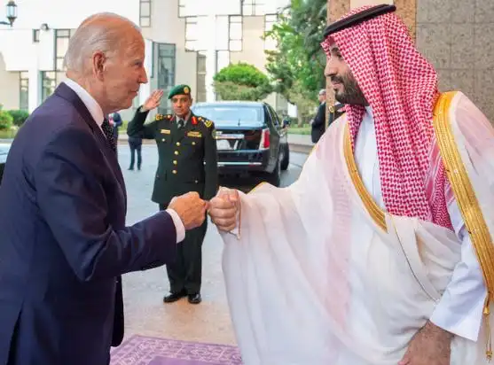 美国经济增长与油价波动关系_国际原油价格暴跌分析_油价下跌 全球经济