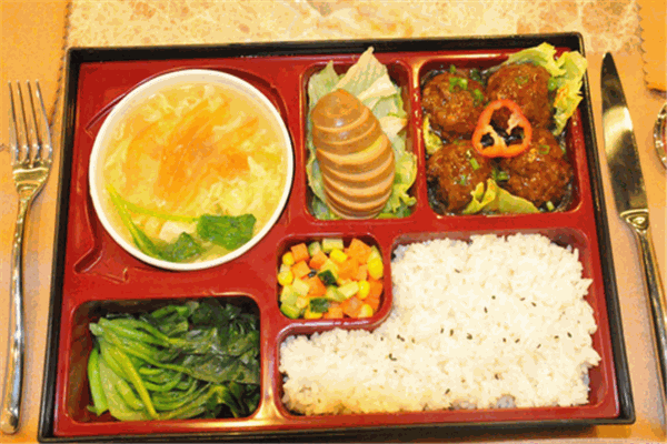 江南小厨快餐加盟品牌介绍，专注打造华人快餐企业