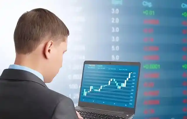 亚洲金融风暴香港财富蒸发_索罗斯香港金融大战_香港金融保卫战历史背景