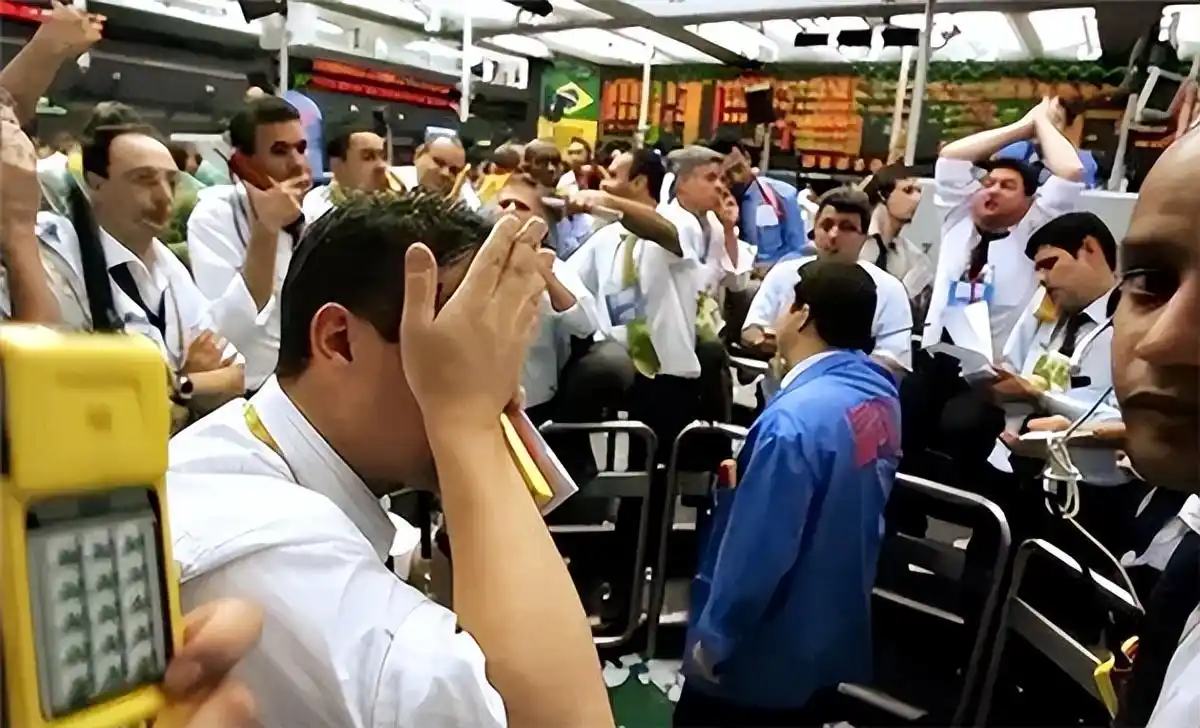 香港金融保卫战_亚洲金融风暴香港财富蒸发_中国动用1400亿对轰